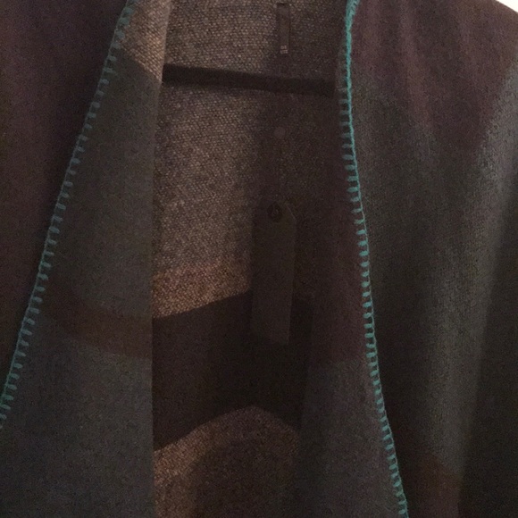 ONLY Poncho/blanket scarf - Picture 2 of 2